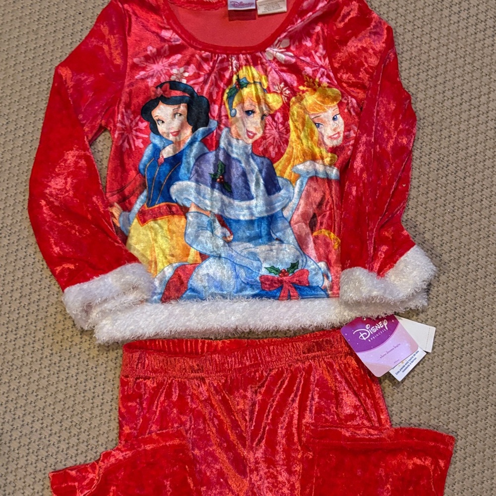 Pajamas Disney Princess Christmas girls size XS 4-5 Briefly Stated polyester